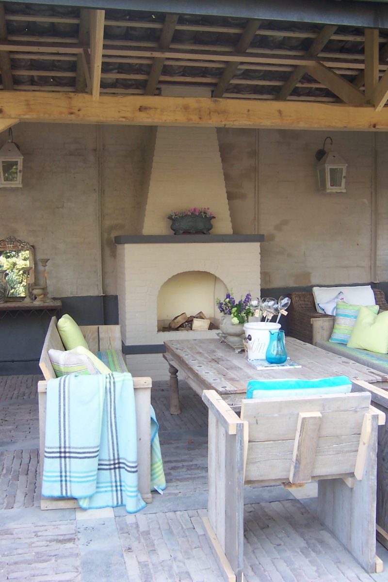 Tuinhaard in landelijke veranda